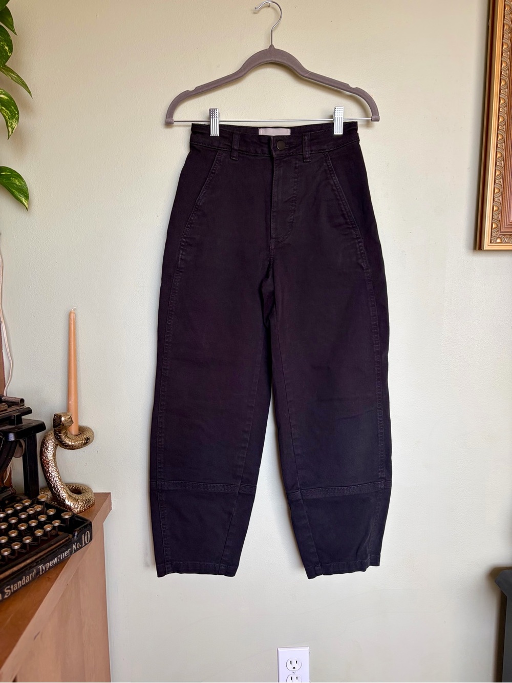 Everlane Women’s’ Barrel Leg Cargo Utility Black Denim Jeans Size 00 Minimalist - Picture 5 of 16